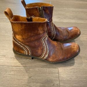 BedStu Men’s Leather Boots Size 10